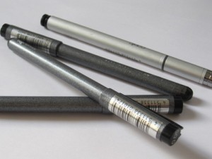 COPIC MULTILINERというペンの写真です。